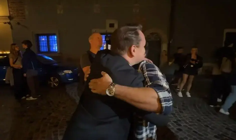 SiemaWaliszKonia - @Saeglopur on mu tam prawie pałe o----ł z wrażenia xD