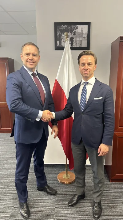 lepaq - A ten przyszedł opalić się w blasku prezydenta elekta. Wazelina wychodzi usza...