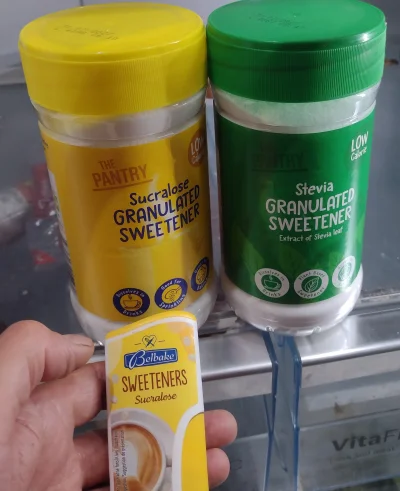 bialy100k - @essos: U mnie są normalnie w Lidlu i Aldim w dużych plastikowych słojach...