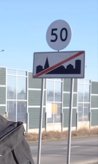 Krupier - Jaka prędkość obowiązuje za tym znakiem?
#prawojazdy #polskiedrogi #polscyk...