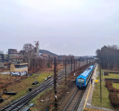 sylwke3100 - Kopalnia i pociąg to dobre połączenie ;)


Widok na stację Czerwionka-Dę...