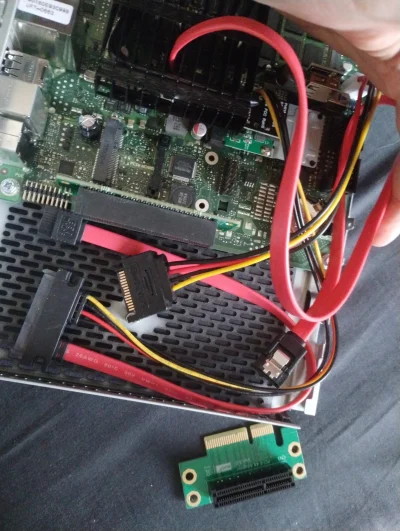 Retsew - @Retsew a nie, jednak mały fackup, mam zdjęcie z kartą xD