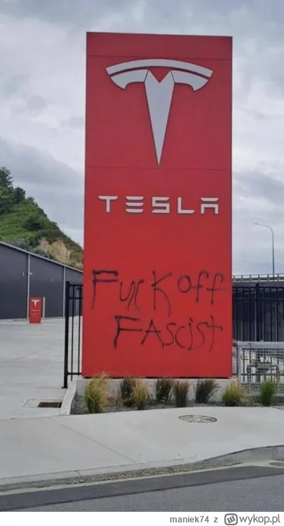 maniek74 - @gosciu82 nie wiem która to fabryka/salon