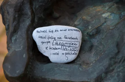 makrofag74 - @ChissCake: Takiego kamyczka znalazłem ostatnio w Olkuszu:
Ale nie wiem,...