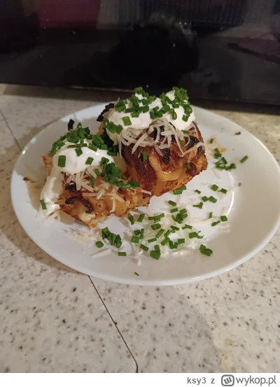 ksy3 - #gotujzwykopem #kuchniabudynia
Dziś prezentujemy kumpira. 
Duży zimniok długo ...