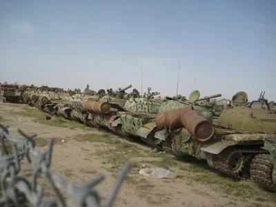 wfyokyga - Dupcie T-54 i T-55 na lotnisku w Kandaharze