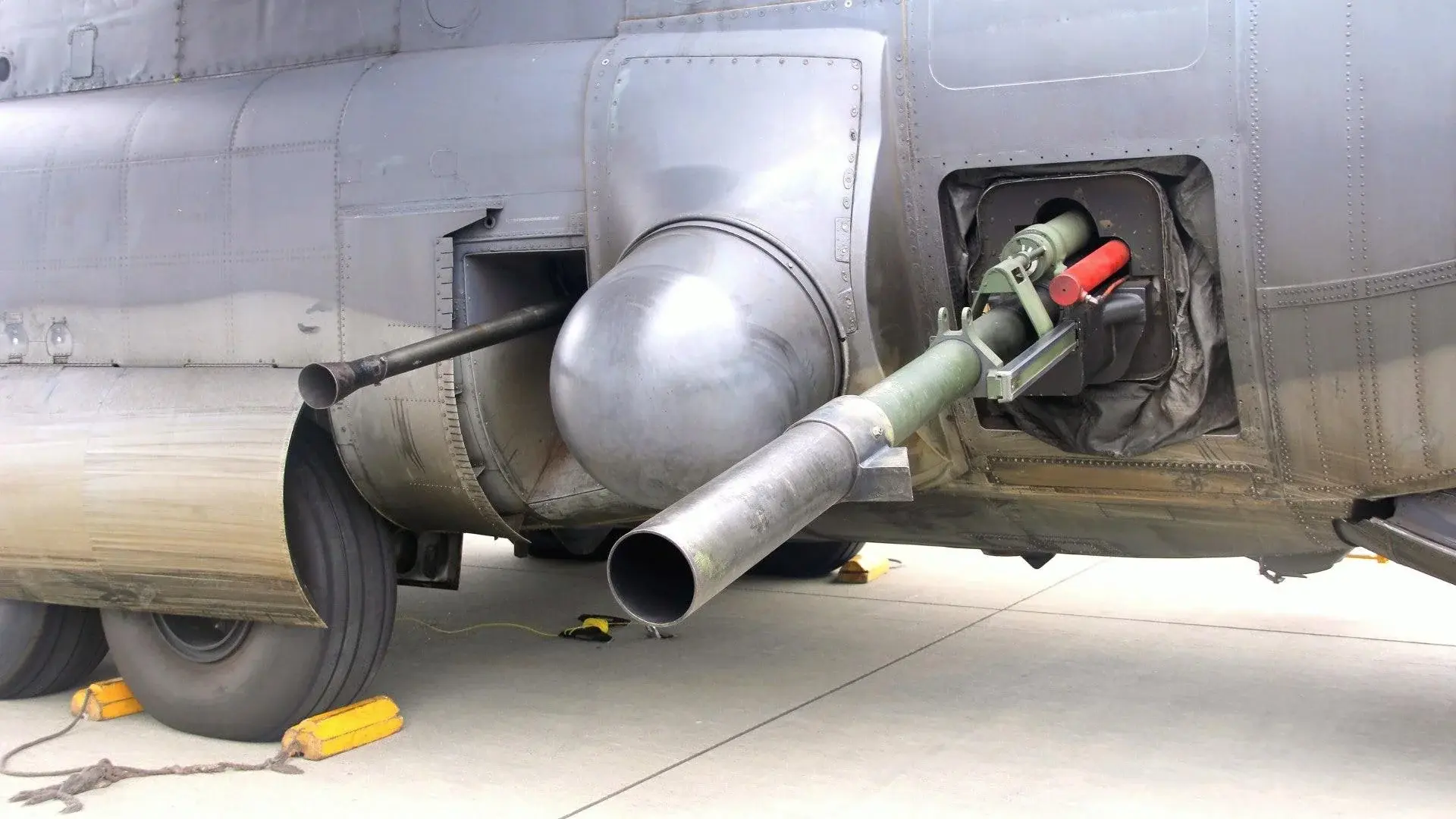 wfyokyga - Bofors 40mm i 105mm, w kal of djuty takim się strzelało z gunshipa AC-130