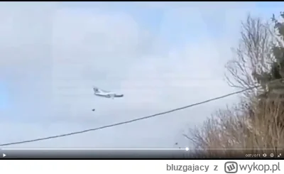 bluzgajacy - @fukinloner: Tam w ogóle silnik wypadł w czasie lotu jak bobek z dupy