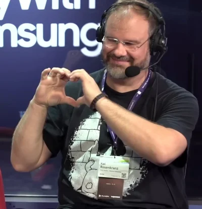 typbezkasy95 - #gry #gothic #heheszki
Kai pokazuje jakie odbyty będą mieli gotikowcy,...