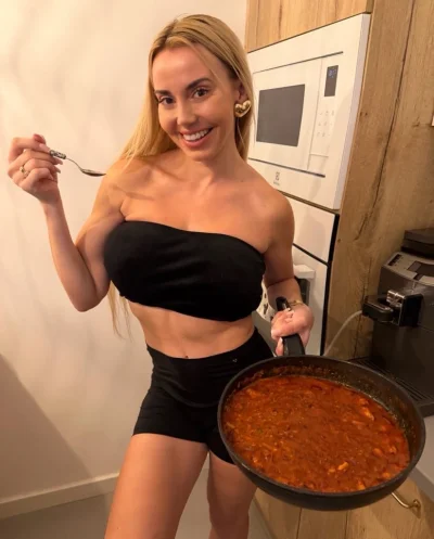 MariannaSchreiber - #famemma Piotr mi dziś obiad ugotował. Taka to pożyje.