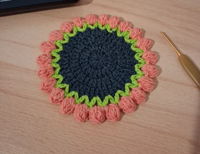 Zaczytanaa - Przerzuciłam się chwilowo na podkładki pod kubki.  Obdarowałam pół biura...