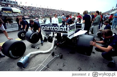 jaxonxst - Mechanicy Brabhama pracują przy bolidzie BT53 podczas Grand Prix Austrii 1...