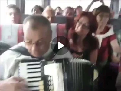 PanieAreczku - Nie widać żadnych telefonów. Po prostu ludzie cieszący się życiem.

#h...