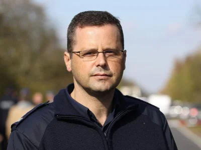 sperg44 - Opinia o tym typie? ( ͡º ͜ʖ͡º)
#famemma