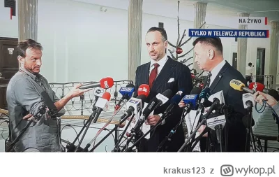 krakus123 - #polityka #tvpis #tvrepublika
"Obiektywny" dziennikarz zachowujący się ja...