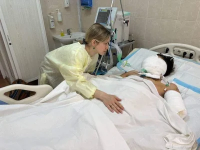 kantek007 - #ukraina Andriy ma 27 lat i został poważnie ranny w bitwie na froncie.
Ch...