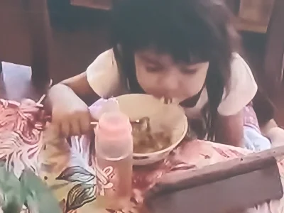 Bimbas - #raportzpanstwasrodka  Ile to dziecko ma tak właściwie lat ? Dalej doi przez...