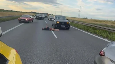 ntdc - Jakby spał.

#polskiedrogi #kierowcy