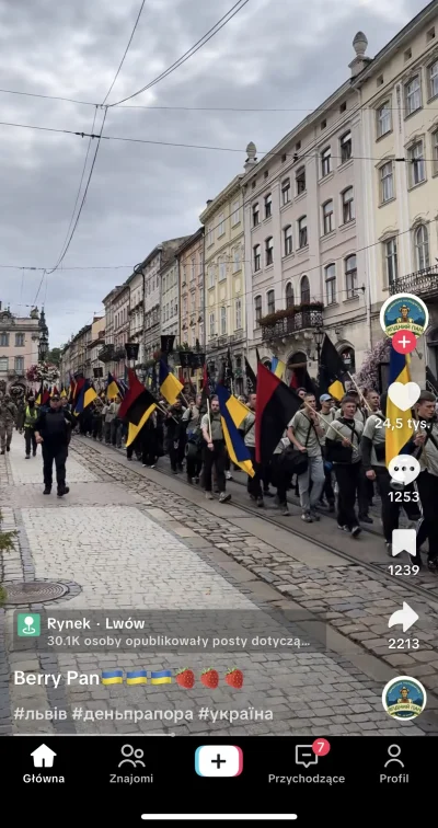 Lukaszo5 - Jak tam ukrainofile, to pewnie Rosjanie trzymają banderowskie flagi? #wojn...