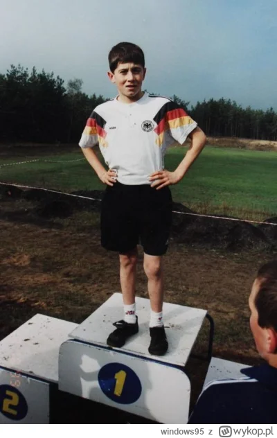windows95 - @giorgioborgio: Robercik podobno od małego był budowany przez niemieckich...