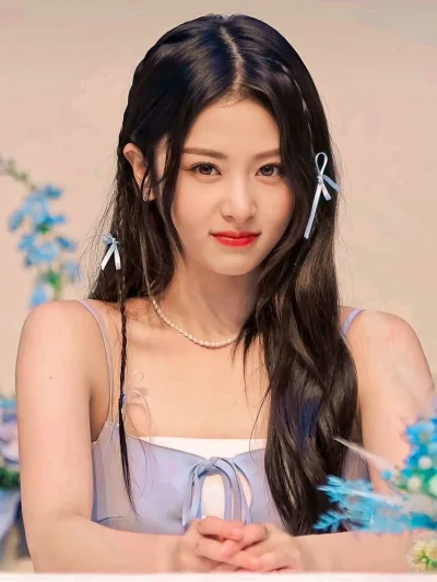 XKHYCCB2dX - #koreanka #yunjin #lesserafim