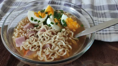 K-S- - Kupiłem ten cały #ramen i w sumie dobra zupa, fajnie że z jajkiem ale nie ma c...