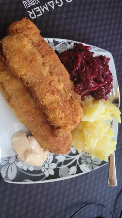 Krzewiciel_prawdy - Polędwica z mintaja, buraczki, ziemniaczki, majonezik Wielkopolsk...