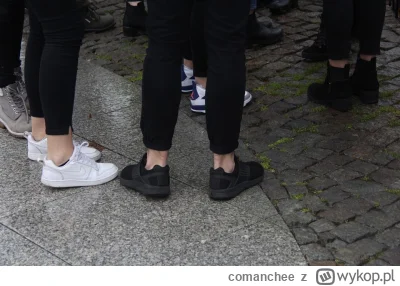 comanchee - Nikt:
Absolutnie nikt:
Millenialsi zimą 2015 przy -3 stopniach:
#moda #20...