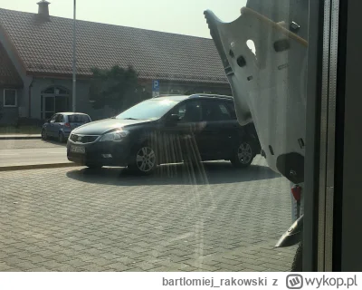 bartlomiej_rakowski - @OlgierdanoTivi Ceed "policyjny" xD