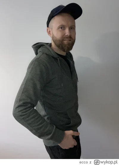 ecco - K---a XD Wrzuciłem do AI moje zdjęcie i poprosiłem grzecznie:

SPOILER

W kome...