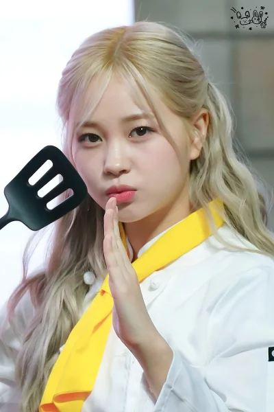 XKHYCCB2dX - #koreanka #jihan #weeekly