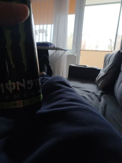 tomekx11994 - #przegryw pozdrawiam z planety neet dopijam i smigam na spacer