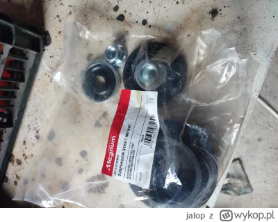 jalop - #mechanikasamochodowa 
Możecie mi koledzy podpowiedzieć jak ma być zamontowan...