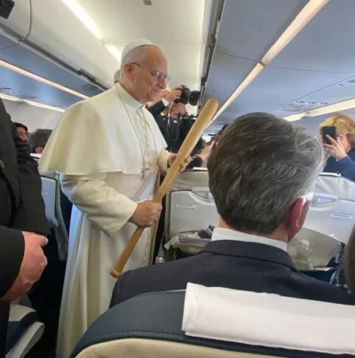 stanley-fieldmaster - Patrzcie na to jaki c--j (papa bully), za nie ustąpienie miejsc...