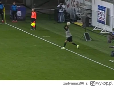 zadymiarz96 - #mecz pytanie do ekspertów, po takim wyrzucie padła bramka, czy to zgod...