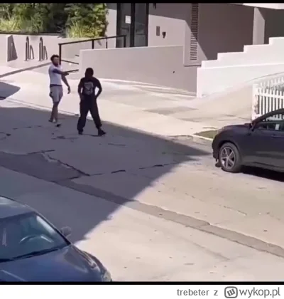 trebeter - #niewiemjaktootagowac 

mężczyzna przy pomocy broni odbiera kluczyki złodz...