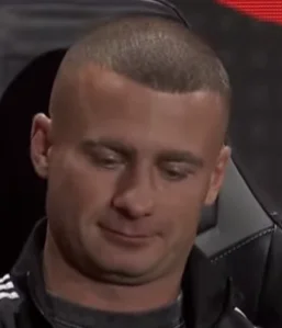 veve77 - #famemma 

jest i trzeci Brat Pudziana