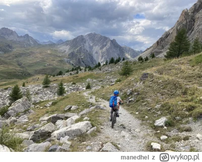 manedhel - @CyganskiKsiaze: nocleg na polu namiotowym w Prazzo. Zdjęcia mam praktyczn...