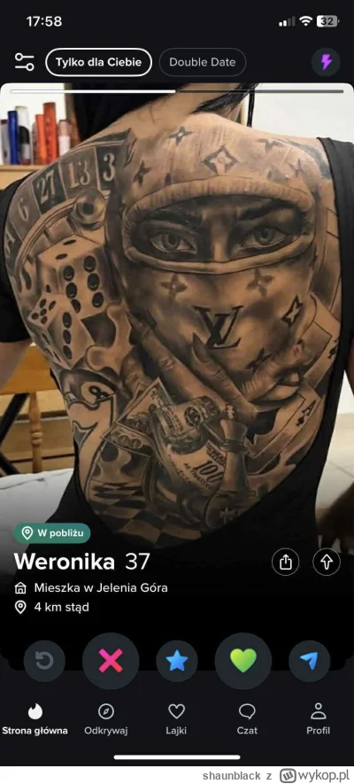 shaunblack - Kto normalny chciałby typiarę z takim czymś na plecach xD?

#logikarozow...