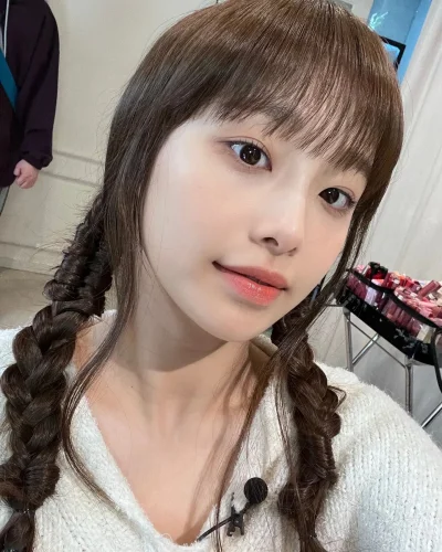 XKHYCCB2dX - #koreanka #chuu #loona