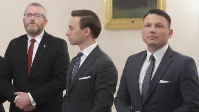 nonOfUsAreFree - Bosak mówi z rana że mieszkania prywatne mają mniejsze wymagania ppo...