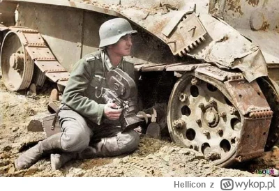 Hellicon - Idę spać ale zostawiam tu Helmuta. Będzie kamerował wszystko co tu robicie...