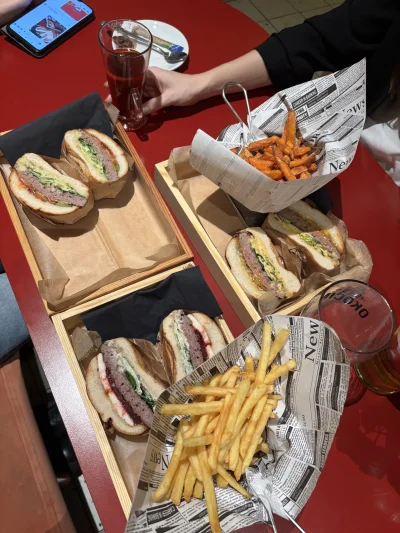 PodniebnyMurzyn - Chuop dziś psznie zjad :3