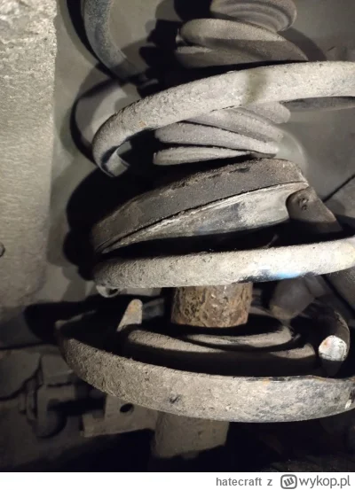 hatecraft - @hatecraft: tak jakby górne mocowanie sobie leży...