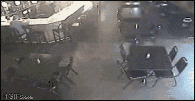 Trzesidzida - James Potter pijany uciekający przed pracownikami mopsu

#harrypotter