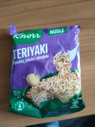 Jestem_Tutaj - Chuop taką zumpke w sklepie znalazł i kupił i czynność spożywania będz...