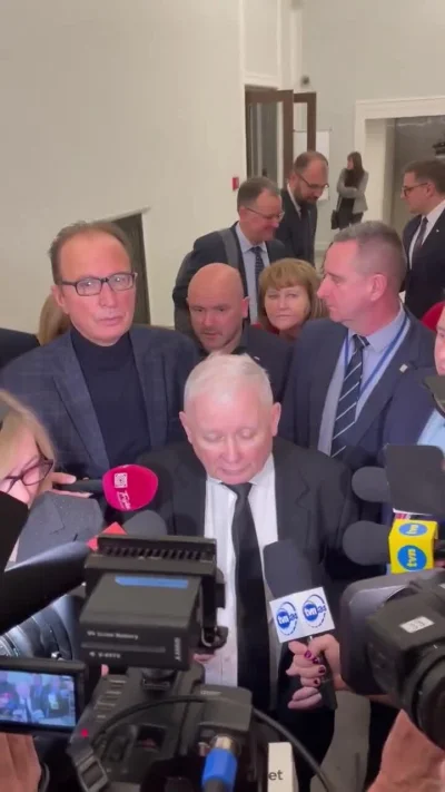 JAn2 - Odklejka lvl Kaczyński:
- mówi że będzie skarżył się do instytucji europejskic...