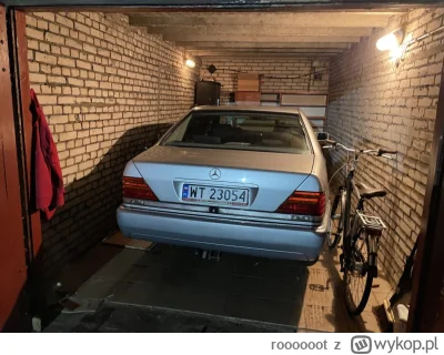 roooooot - Nie no nie moge, zwykłe osiedle bloków PRL, średnia cena auta na parkingu ...