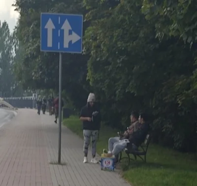 aa-aa - Hermano be careful, there is many new colombian locos around
#polska #imigran...