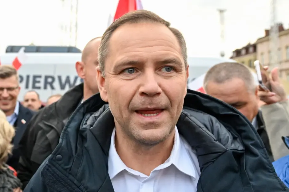 wigr - W komentarzach na #youtube często pojawia się argument, że może Nawrocki rzecz...